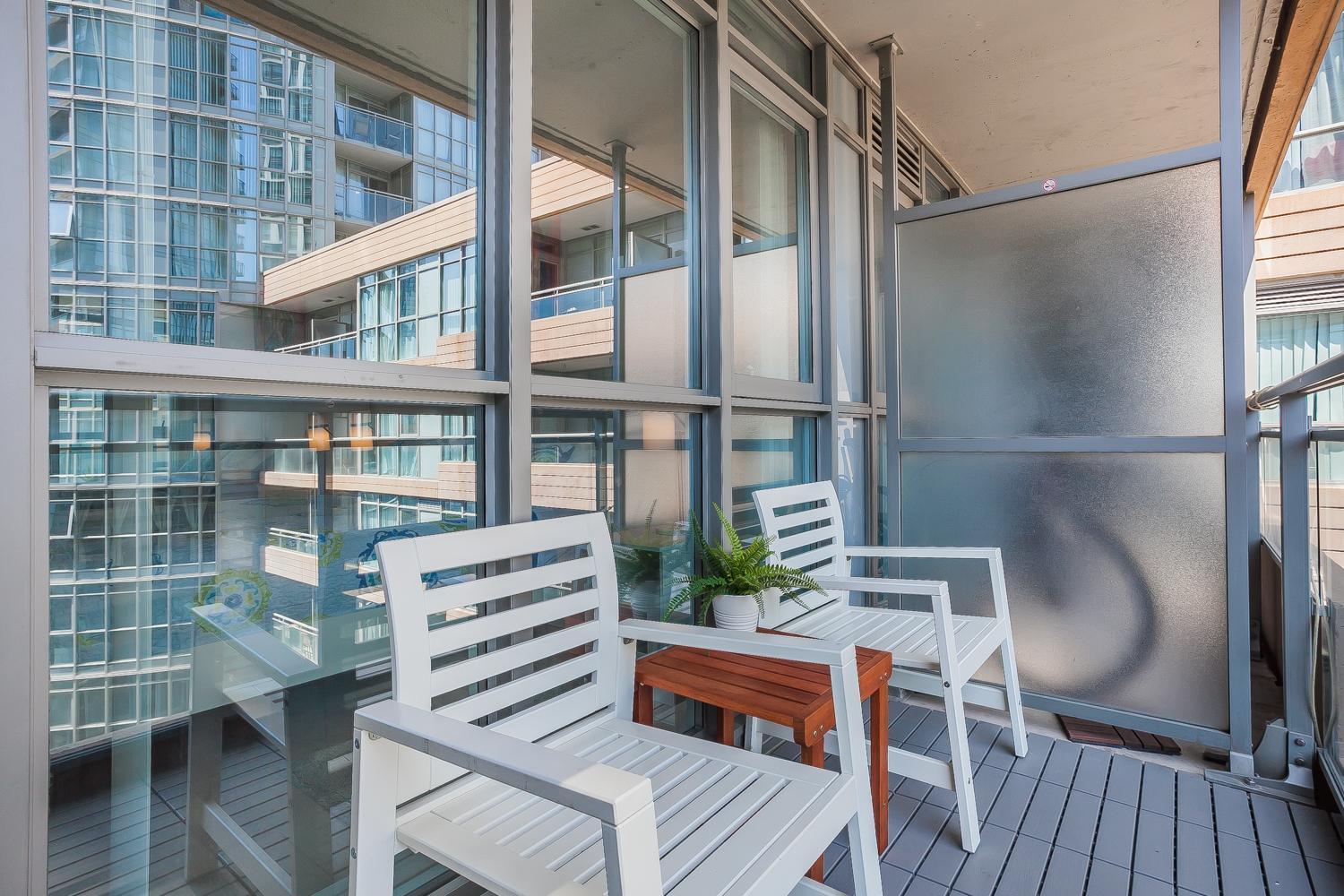 Cozy 2Br Close To Cn Tower & Harbourfront Торонто Экстерьер фото